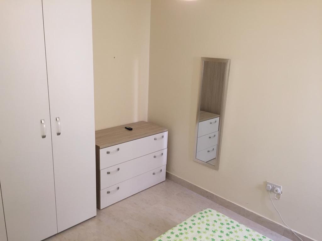 Seafront Apartment Blue Water St. Paul's Bay Esterno foto