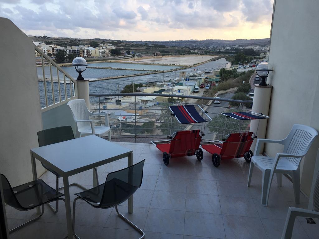 Seafront Apartment Blue Water St. Paul's Bay Esterno foto