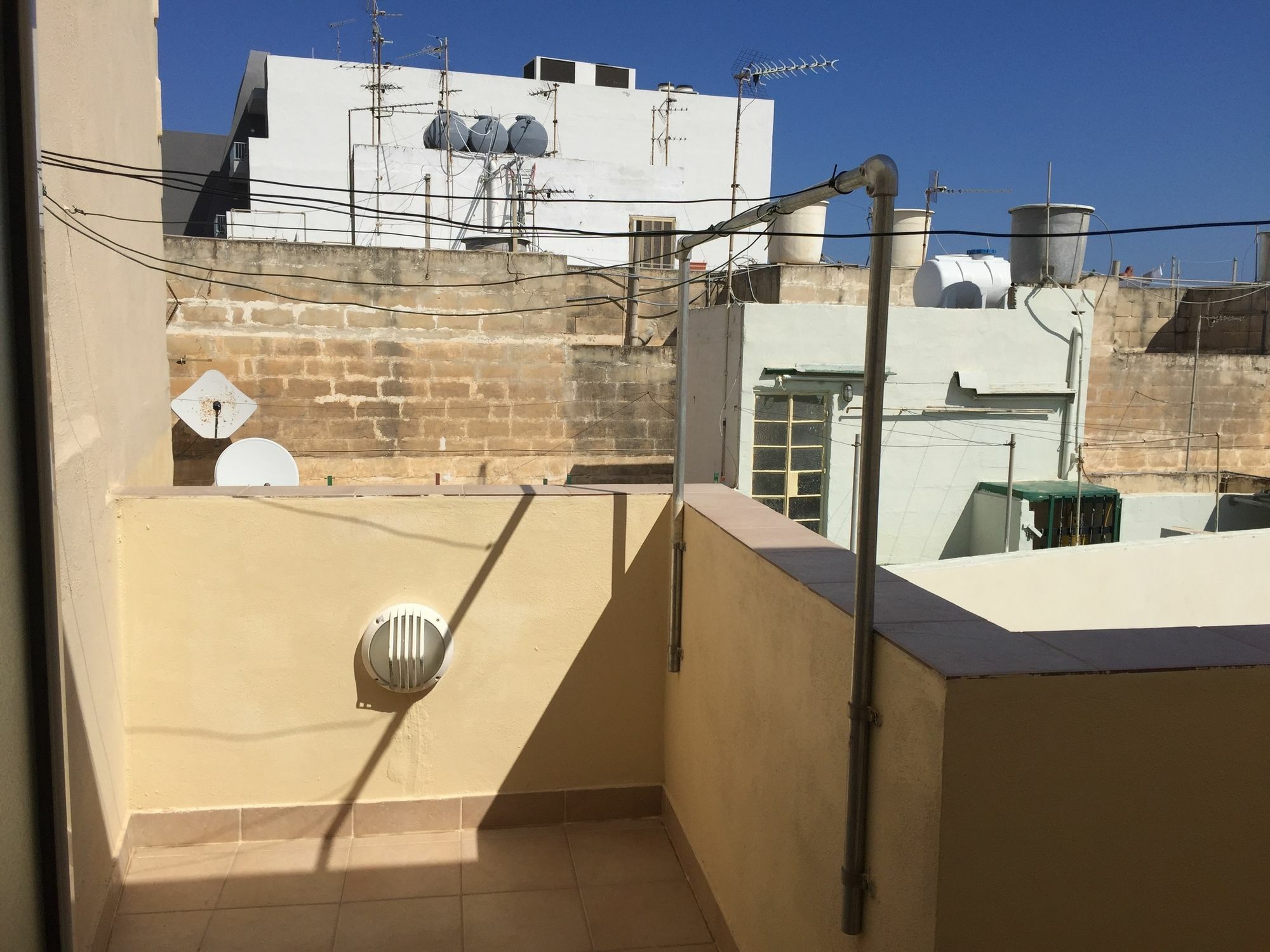 Seafront Apartment Blue Water St. Paul's Bay Esterno foto